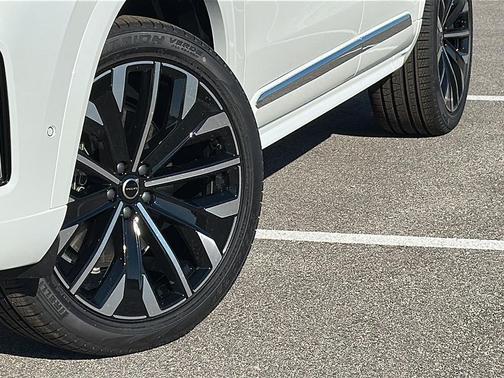 2026 Volvo XC90 Plus, B5 AWD Gas (mild hybrid), Gasoline, Bright, 7 Seats