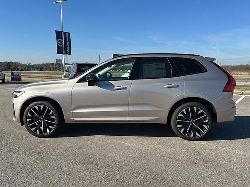 2026 Volvo XC60 B5 Ultra