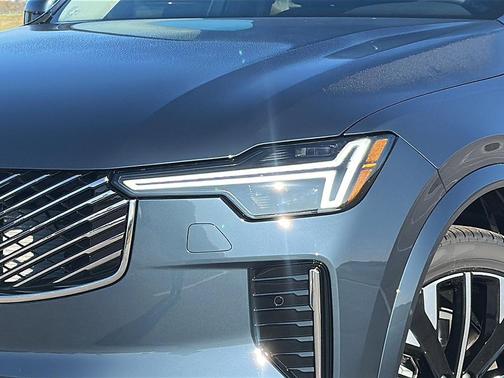 2026 Volvo XC90 B6 Core