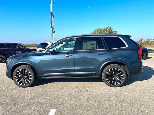 2026 Volvo XC90 B6 Core