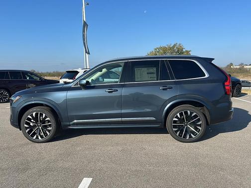 2026 Volvo XC90 B6 Core