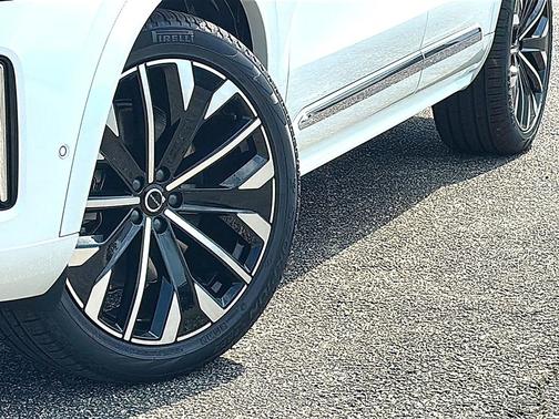 Crystal White Pearl 2026 Volvo XC90 Plug-In Hybrid Plus, T8 AWD, Electric/Gasoline, Bright, 7 Seats