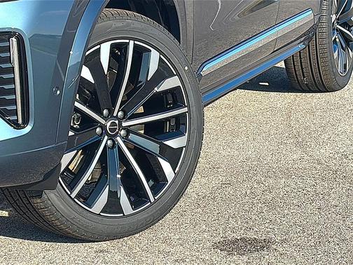 2026 Volvo XC90 Plug-In Hybrid T8 Ultra 7-Seater