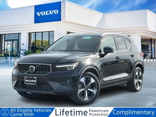 2025 Volvo XC40 B5 Core Bright Theme