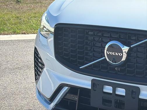2025 Volvo XC60 Plus