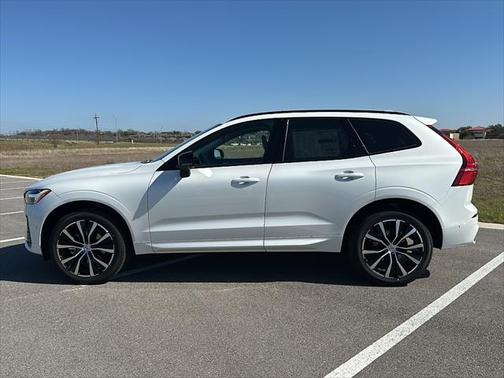 2025 Volvo XC60 Plus