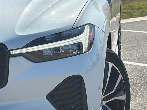 2025 Volvo XC60 Plus