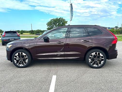 2026 Volvo XC60 Plug-In Hybrid T8 Plus