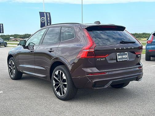 2026 Volvo XC60 Plug-In Hybrid T8 Plus
