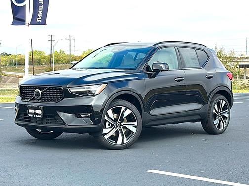 Onyx Black 2026 Volvo XC40 Ultra, B5 AWD Gas (mild hybrid), Dark