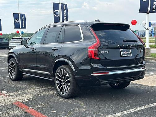 2025 Volvo XC90 B6 Plus 7-Seater