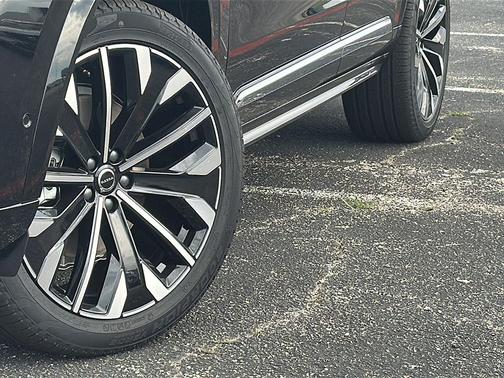 2025 Volvo XC90 B6 Plus 7-Seater