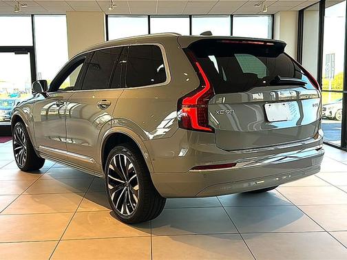 Vapour Grey 2027 Volvo XC90 Ultra