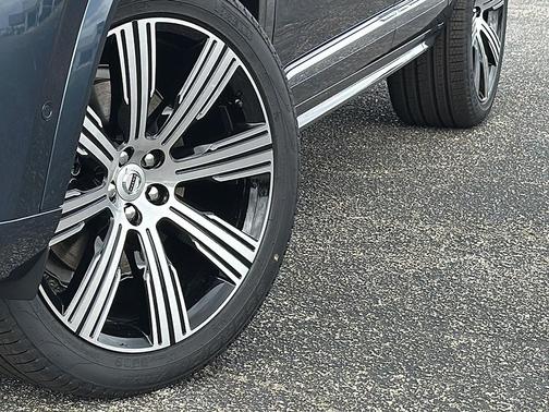 2025 Volvo XC90 B5 Ultra