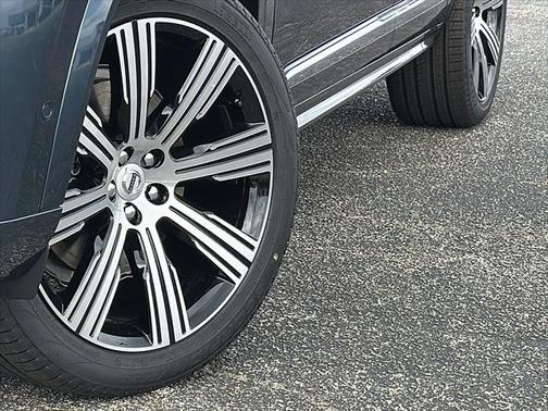2025 Volvo XC90 B5 Ultra