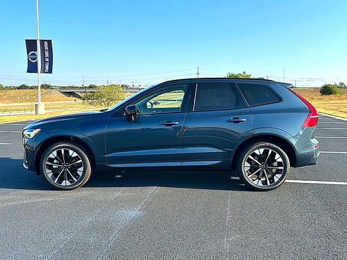 Denim Blue 2027 Volvo XC60 Plus