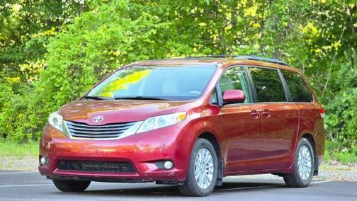 2012 Toyota Sienna XLE