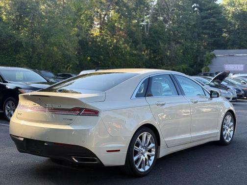 2016 Lincoln MKZ Base