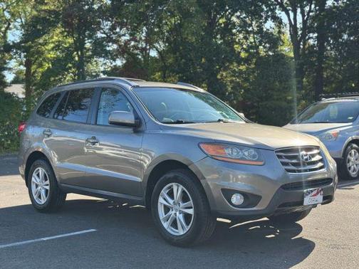 2011 Hyundai SANTA FE SE