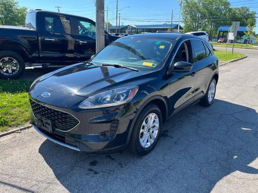 Agate Black Metallic 2020 Ford Escape SE