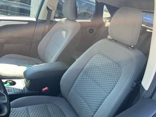 Agate Black Metallic 2020 Ford Escape SE