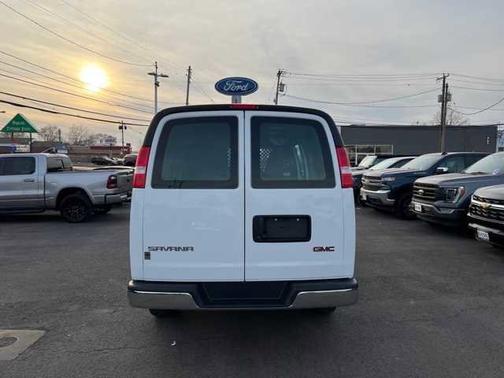 2023 GMC Savana 2500 Work Van