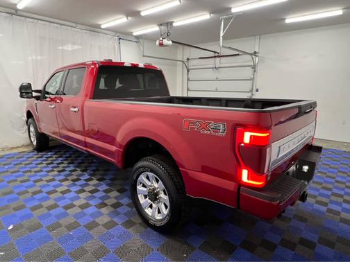 2022 Ford F-350 Platinum 4WD Crew Cab 8 Box