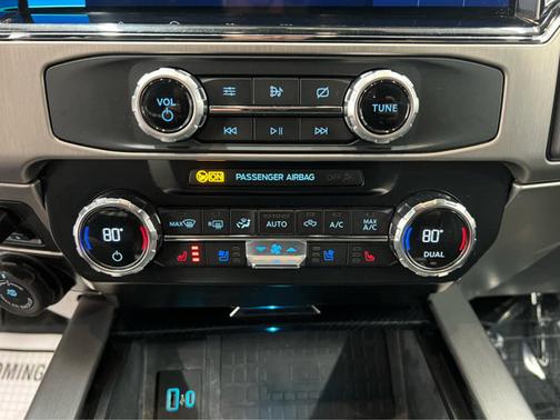 2022 Ford F-350 Platinum 4WD Crew Cab 8 Box