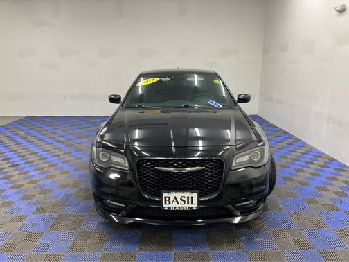 2018 Chrysler 300 S
