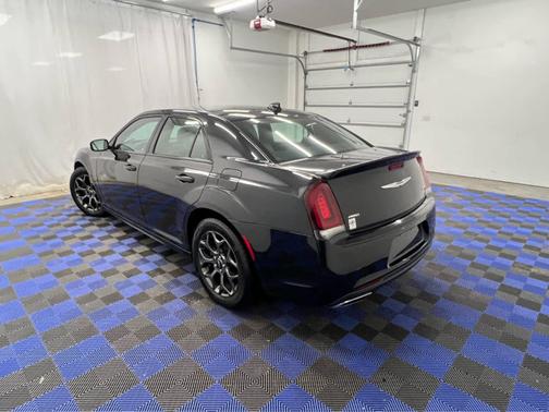 2018 Chrysler 300 S