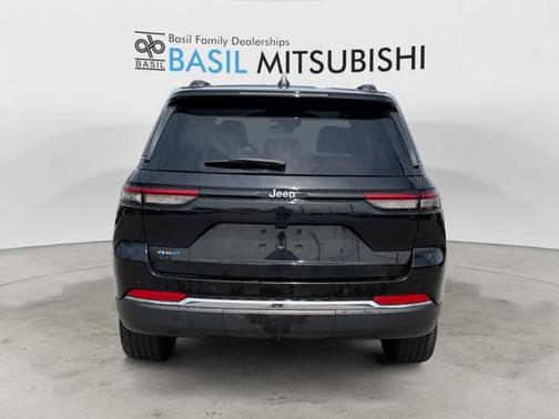 Diamond Black Crystal Pearlcoat 2023 Jeep Grand Cherokee 4xe