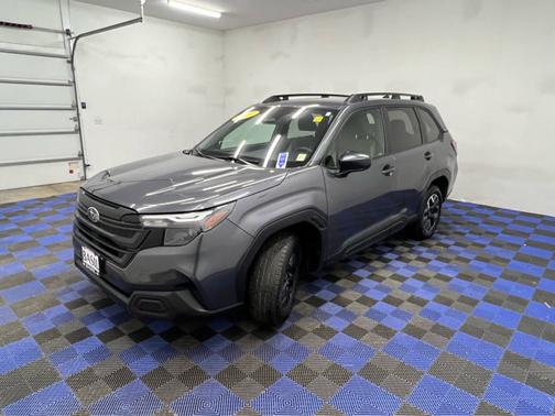 2025 Subaru Forester Base