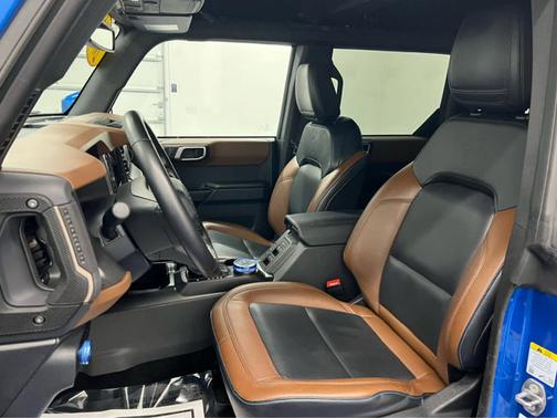 Velocity Blue Metallic 2024 Ford Bronco Outer Banks