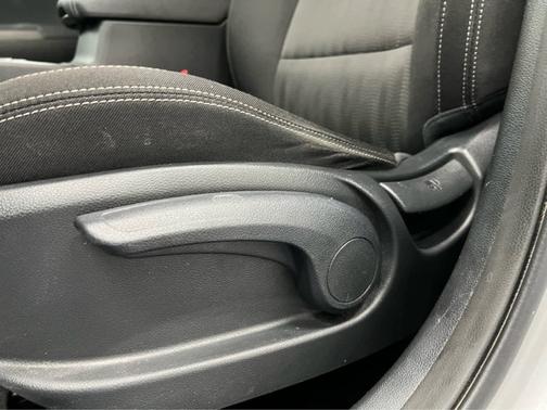 Sparkling Silver 2020 Kia Sportage LX