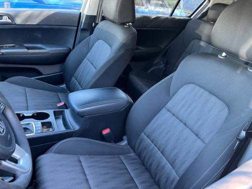 Sparkling Silver 2020 Kia Sportage LX