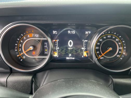 2023 Jeep Wrangler Sahara Altitude