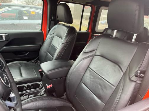 2023 Jeep Wrangler Sahara Altitude