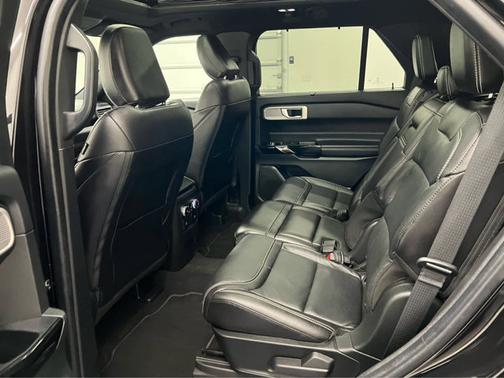 Agate Black Metallic 2022 Ford Explorer ST