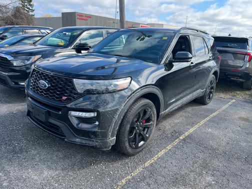 Agate Black Metallic 2022 Ford Explorer ST