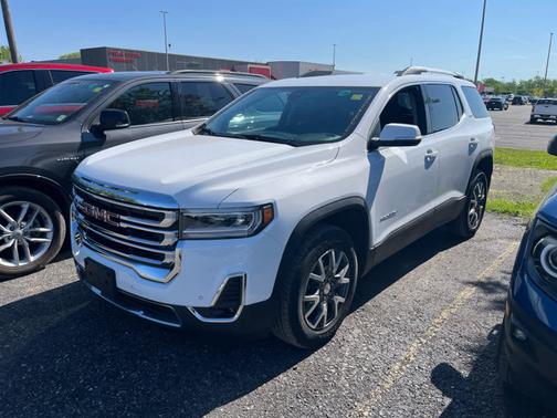 Summit White 2023 GMC Acadia SLT