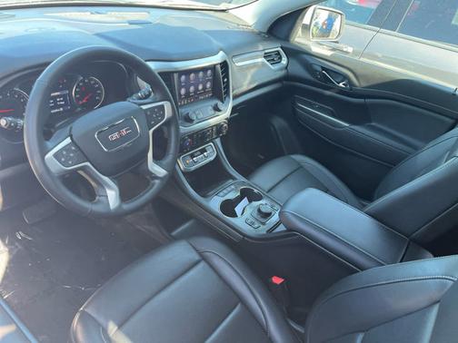 Summit White 2023 GMC Acadia SLT