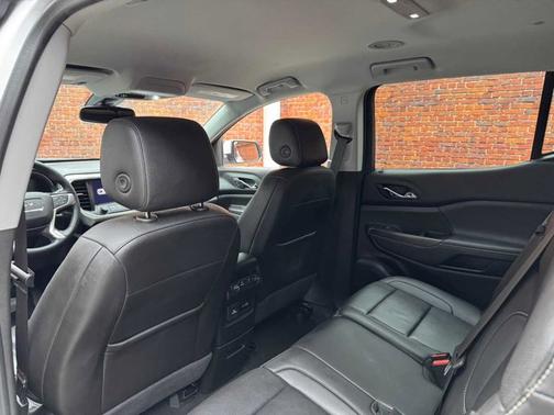 Summit White 2023 GMC Acadia SLT