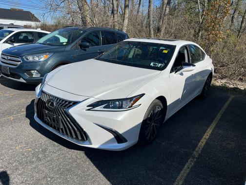Eminent White Pearl 2023 Lexus ES 350 Base