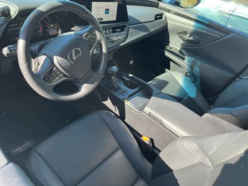 Eminent White Pearl 2023 Lexus ES 350 Base