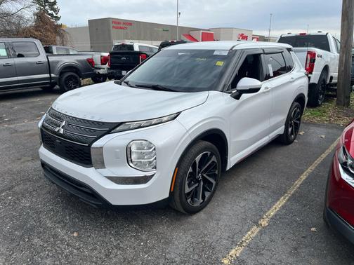 2022 Mitsubishi Outlander ES