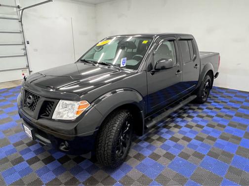 Magnetic Black Pearl 2021 Nissan Frontier SV