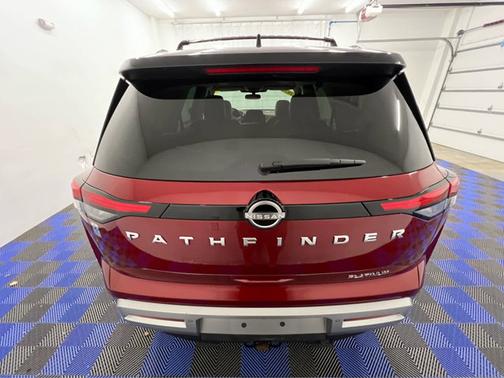 2022 Nissan Pathfinder Platinum