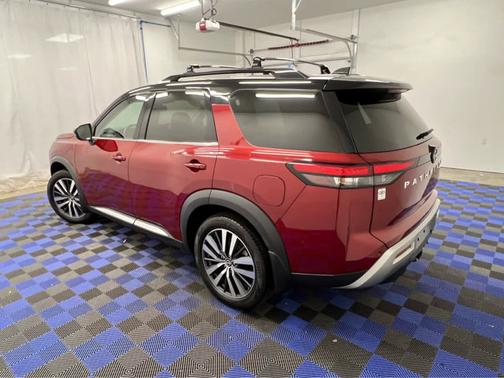 2022 Nissan Pathfinder Platinum