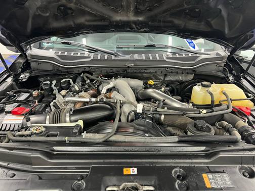 2022 Ford F-250 LARIAT 4WD Crew Cab 6.75 Box