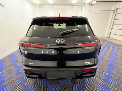 2024 INFINITI QX60 PURE